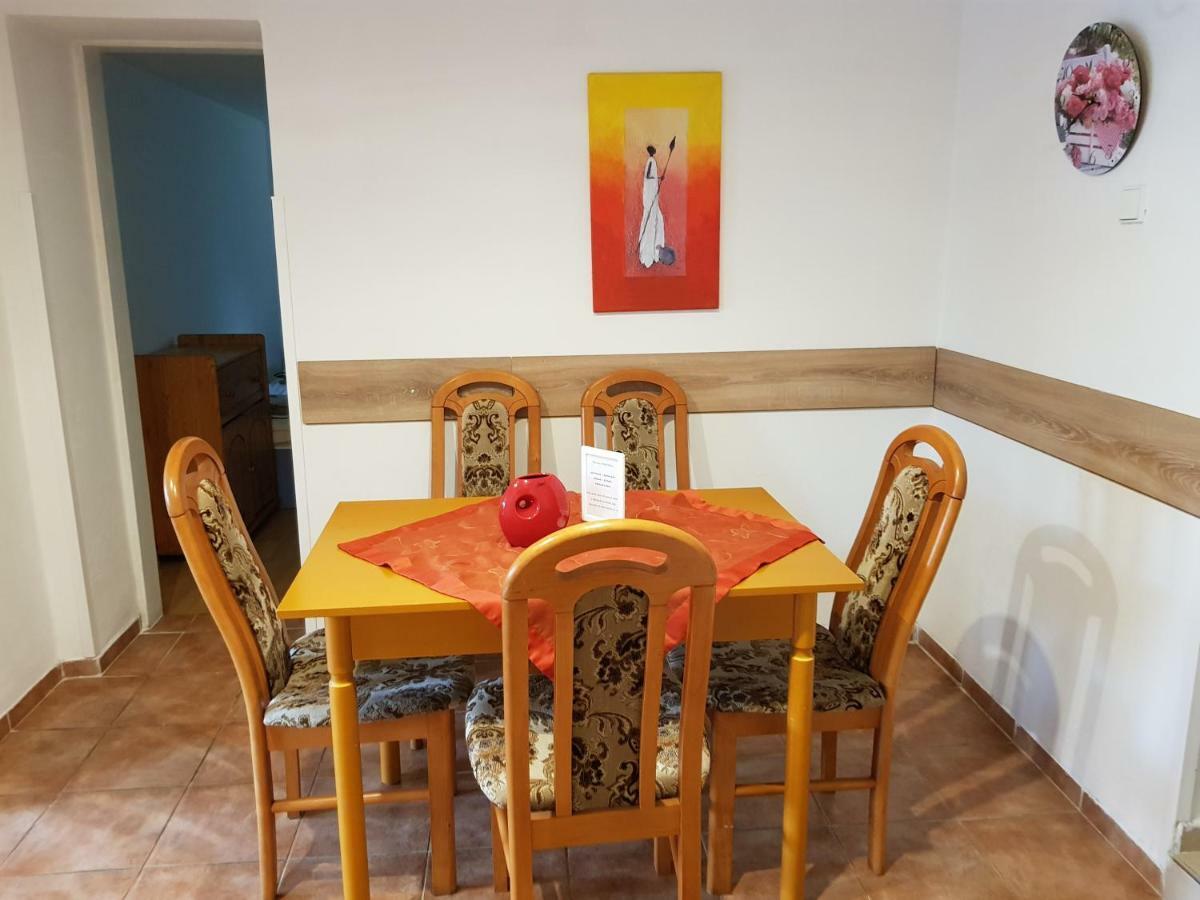 Apartman Marcela Libouchec Exteriör bild
